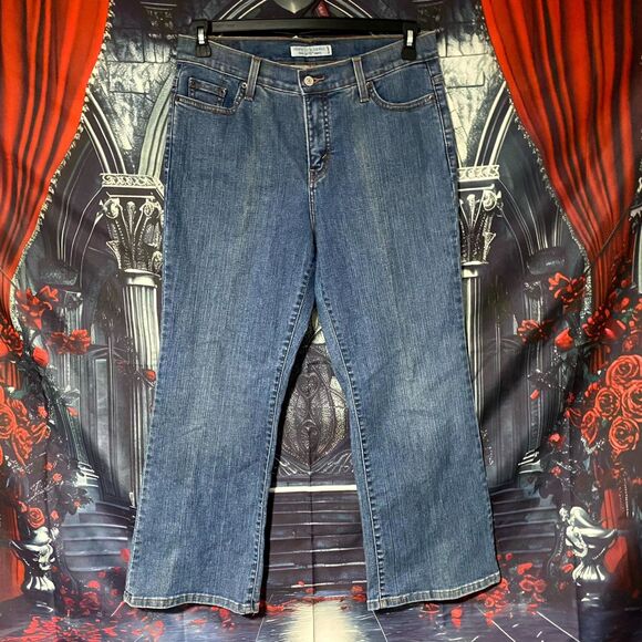 Levi's 512 Capri Jeans Womens 14P Blue Denim Perfectly Slimming Boot Cut Stretch - Picture 1 of 8